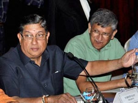 டெல்லியில் சீனிக்கு கடும் எதிர்ப்பு! ஒத்திவைக்கப்பட்டது பிசிசிஐ செயற்குழு கூட்டம்!!