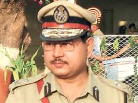 இஷ்ரத் ஜஹான் வழக்கு.. போலீஸ் அதிகாரி பிபி பாண்டேவின் முன்ஜாமீன் மனு தள்ளுபடி!