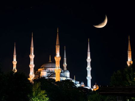 துபாய் உள்ளிட்ட வளைகுடாவின் பல்வேறு பகுதிகளில் இன்று ரம்ஜான் கொண்டாட்டம்