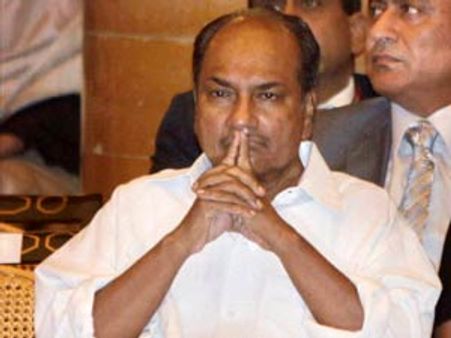 நீர்மூழ்கிக் கப்பல் விபத்து: பிரதமருடன் ஏ.கே. அந்தோணி ஆலோசனை- விசாரணைக்கு உத்தரவு