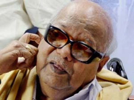 தலைவா படக்குழு உண்ணாவிரதத்திற்கு அனுமதி மறுப்பு: கருணாநிதி பதைப்பு