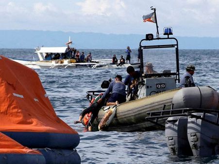 பிலிப்பைன்சில் சோகம்: பயணிகள் கப்பல் மீது மோதிய சரக்கு கப்பல்.. 26 பேர் பலி