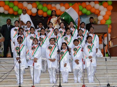 கொடியேற்றம், தேசப் பக்தி பாடல்கள்: குவைத்தில் இந்திய சுதந்திர தின கொண்டாட்டம்