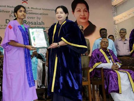 மருத்துவ தலைநகரமாக சென்னை உருவெடுத்துள்ளது என்று முதல்வர் ஜெயலலிதா பெருமிதத்துடன் தெரிவித்துள்ளார்