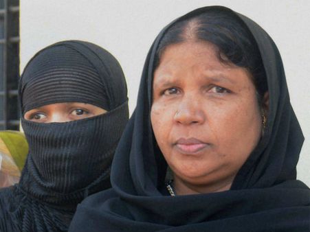 பிற மதத்தினரைவிட ஏழ்மையில் முஸ்லிம்கள்: மத்திய அரசு சர்வே