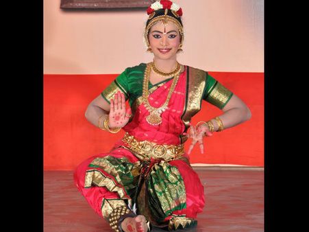 சென்னையில் அரங்கேற்றம் நடத்திய துபாய் பள்ளி மாணவி