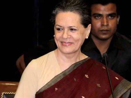 உ.பா. திட்டம்.. கொடுத்த வாக்குறுதியை நிறைவேற்றிவிட்டோம்: சோனியா மகிழ்ச்சி