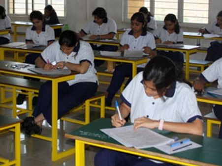 எஸ்எஸ்எல்சி தேர்வு ரத்து இல்லை.. வழக்கம் போல நடக்கும்! - கல்வித் துறை