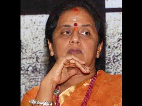 நில அபகரிப்பு வழக்கு.. கருணாநிதியின் மகள் செல்வியின் உறவினர்கள் இருவர் கைது!