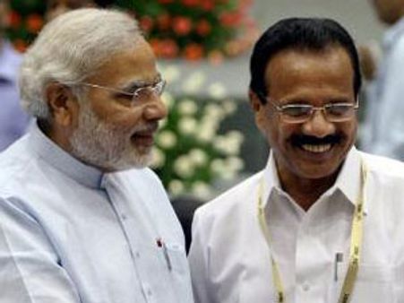 எதியூரப்பாவை மீண்டும் பாஜகவில் சேர்க்க மோடியுடன் டிஸ்கஸ் செய்த சதானந்த கெளடா