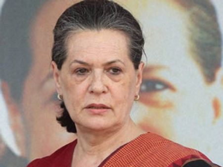 மருத்துவ பரிசோதனைக்காக மகளுடன் அமெரிக்கா சென்ற சோனியா காந்தி