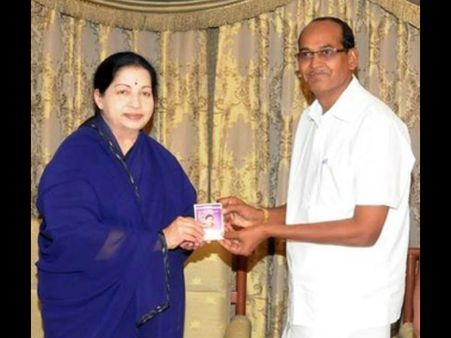 தில்லு.. தூளு... இதுக்கு அர்த்தம் தீரன்!