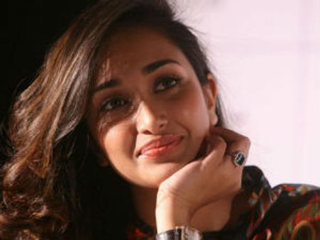 பார்ட்டிக்கு சென்ற இடத்தில் கிணற்றில் பிணமாகக் கிடந்த நடிகை ஜியா கானின் மாஜி ஸ்டைலிஸ்ட்