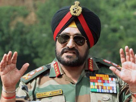 லடாக் எல்லையில் ராணுவ தலைமை தளபதி பிக்ரம்சிங் ஆய்வு