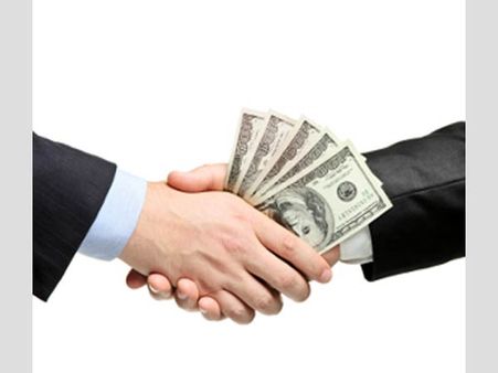 ஊழல் செய்வதில் ஆண்களே கில்லாடிகள்.. பெண்கள் குறைவே!