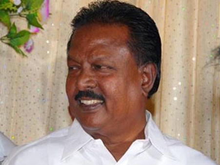 கருப்பசாமி பாண்டியன் விவகாரம் - கோஷ்டி மோதல் எதிரொலியா?