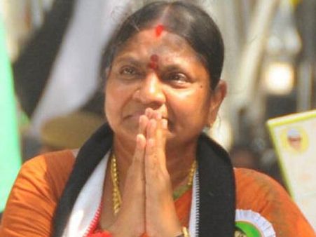 பிளாட்பாரத்தில் பேனர்கள், போர்டுகள்.. அமைச்சர் வளர்மதி மீது போலீஸில் புகார்