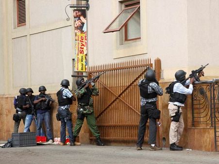 கென்யாவில் ஷாப்பிங் மாலில் துப்பாக்கிச்சூடு: 2 இந்தியர்கள் உள்பட 39 பேர் பலி, 150 பேர் காயம்