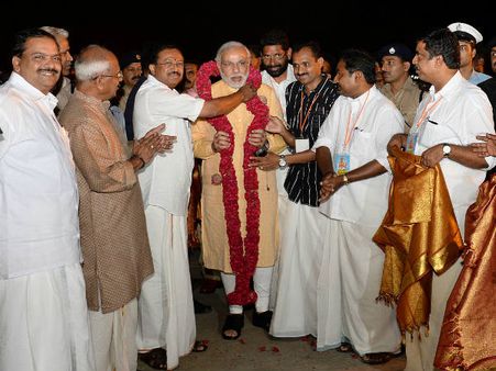 கேரளாவில் மாதா அமிர்தானந்த மயிதேவியின் பிறந்த நாள் விழாவில் மோடி பங்கேற்பு!