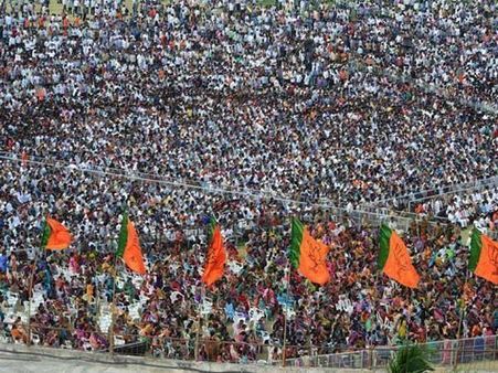 தமிழக மீனவர்களை இலங்கை தாக்க பலவீனமான மத்திய அரசே காரணம்: நரேந்திர மோடி!