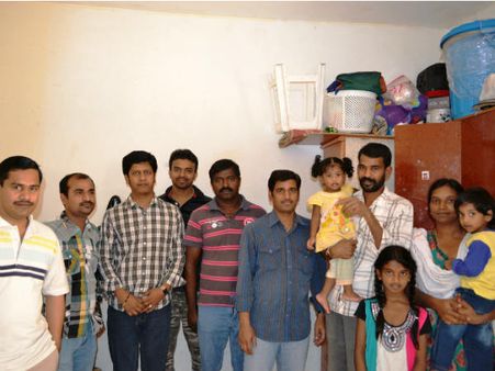 ஷார்ஜாவில் பாதிக்கப்பட்ட தமிழ்க் குடும்பத்திற்கு நண்பர்கள் உதவிக்கரம் அமைப்பு உதவி