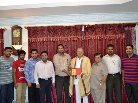 ரஷ்ய யூனிவர்சிட்டியில் கௌரவ டாக்டர் பட்டம் பெற்ற தமிழக டாக்டருக்கு துபாயில் பாராட்டு