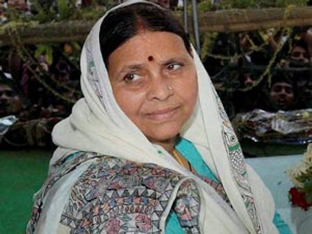 நானும், என் மகன்களும் பதவிக்காக அலையவில்லை: லாலு மனைவி ராப்ரி தேவி