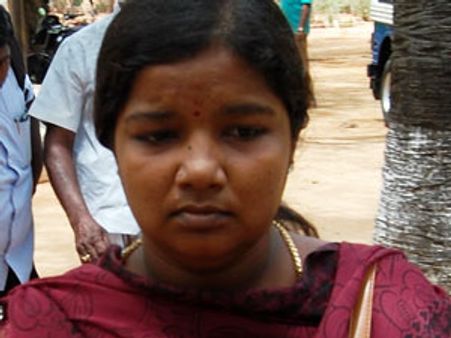 கருப்பசாமி பாண்டியன் மீது பாலியல் புகார் கூறிய தமிழரசியின் தம்பி தற்கொலை முயற்சி!