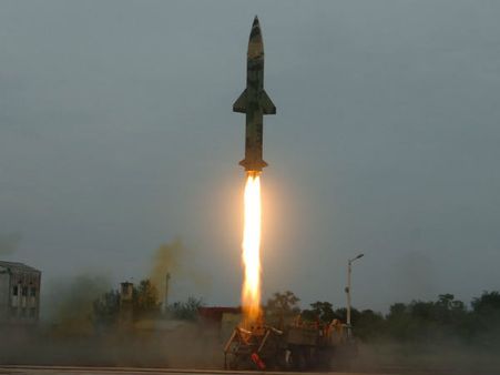 அணு ஆயுதங்களை தாங்கிச் செல்லும் பிரித்வி 2 ஏவுகணை சோதனை வெற்றி