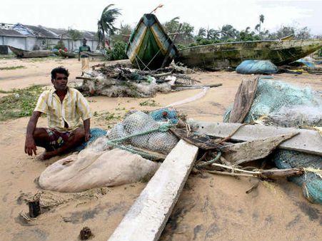 ஒடிஷாவில் பாய்லின் புயலுடன் 12 மணிநேரம் போராடி கரை சேர்ந்த 18 தமிழக மீனவர்கள்