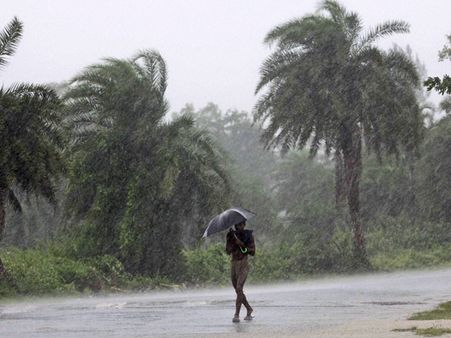 பாய்லின் புயல் தாக்கம்: பீகார், ஜார்கண்டில் கனமழை! கடும் வெள்ள எச்சரிக்கை