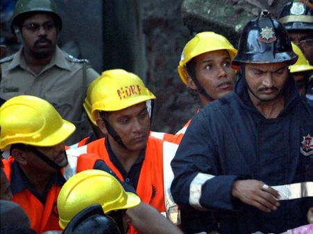 கடந்த 2 ஆண்டுகளில் கட்டிட விபத்துக்களில் சிக்கி 100 தொழிலாளர்கள் பலி: அதிர்ச்சித் தகவல்