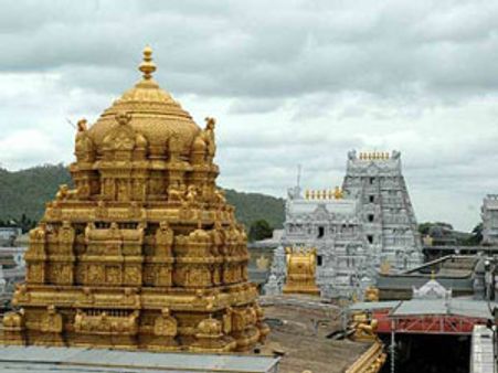 திருப்பதி கோவிலில் துபாய் பக்தரிடம் ரூ.18 லட்சம் ரொக்கம் திருடிய வாலிபர் கைது