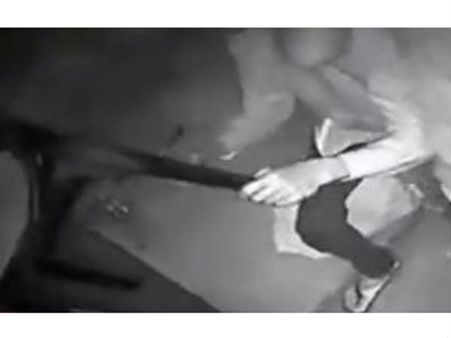 குர்காவ்னில் சுங்கச்சாவடி ஊழியர்களை தாக்கி ரூ.2 லட்சம் கொள்ளை