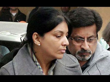 கோல்ப் மட்டை, கத்தியை பயன்படுத்தி மகள் ஆருஷியை கொன்ற பெற்றோர்: சி.பி.ஐ. தகவல்