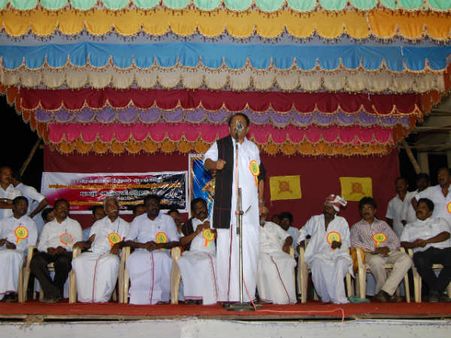 நான் பாட்டுக்குப் போய்க் கொண்டிருக்கிறேன்.. என்னை சோதிக்காதீர்கள்.. வைகோ வார்னிங்