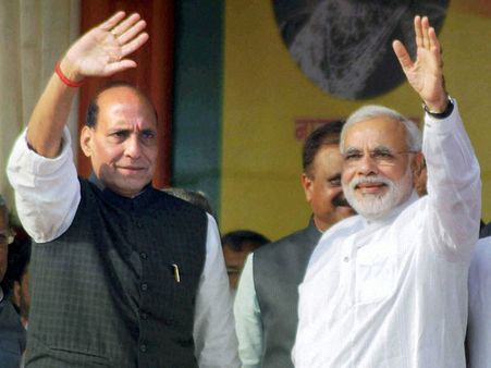 மதச்சார்பின்மையின் பெயரால் மக்களை பிளவுபடுத்துகிறது காங். - மோடி தாக்கு