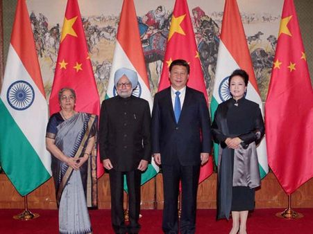 மன்மோகனுக்கு சீன அதிபர் அளித்த விருந்து: பரதம் ஆடிய சீன கலைஞர்கள்