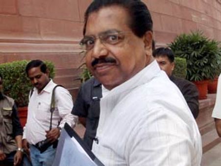 ஸ்பெக்ட்ரம் ஊழல்: லோக்சபா சபாநாயகரிடம் ஜேபிசி அறிக்கை தாக்கல்!