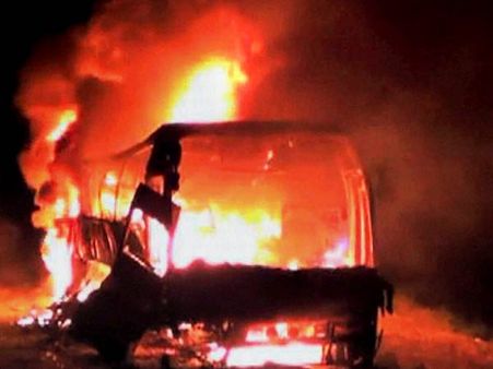 ஆந்திரா: தனியார் பேருந்து தீ விபத்து.. பயணித்த 45 பேரும் பலியான பரிதாபம்!!