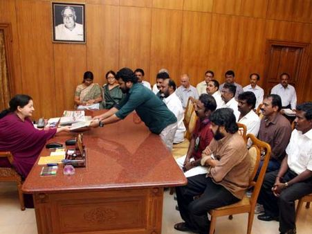 'வெற்றி விழாவில் வீர வாள் கொடுங்க, வாங்கிக்கறேன்' - அமீரிடம் சொன்ன முதல்வர்