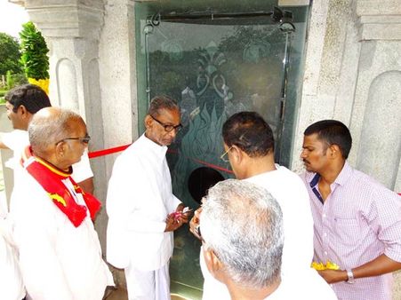 முன்கூட்டியே திறக்கப்பட்டது முள்ளிவாய்க்க்கால் நினைவு முற்றம்...!