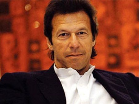 ஆளில்லா விமானத் தாக்குதல்: அமெரிக்காவுக்கு கெடு விதித்து இம்ரான்கான் பதிலடி