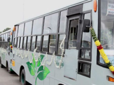 ஸ்மால் பஸ்களில் இரட்டை இலை.. ஸ்டாலின் வழக்கு நாளைக்கு ஒத்திவைப்பு