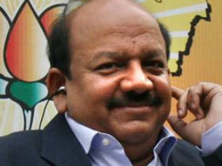 டெல்லி: பாஜக முதல்வர் வேட்பாளர் ஹர்ஷவர்தன் மீதுகூடத்தான் பலாத்கார புகார் வந்தது: காங்.