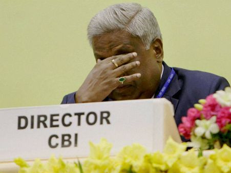 சிபிஐ இயக்குநர் ராஜினாமா செய்தே ஆக வேண்டும்- பெண்கள் ஆணையம் காட்டம்