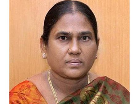 ஏற்காடு தேர்தல்: அ.தி.மு.க. வேட்பாளர் சரோஜா வேட்புமனு தாக்கல்!