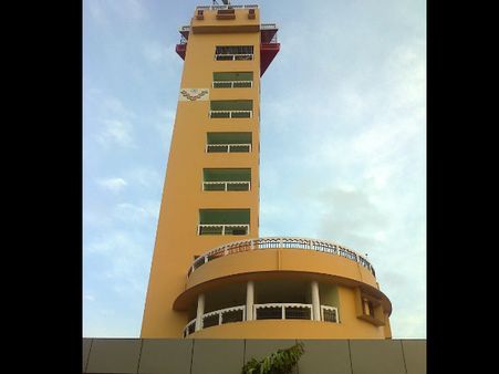 சென்னை கலங்கரை விளக்கம் திறப்பு: உற்சாகத்துடன் பார்வையிட்ட பொதுமக்கள்