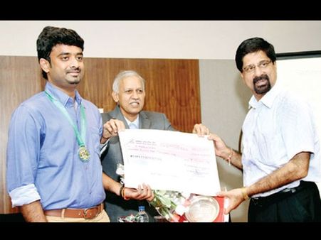 கணவருக்கு சிறுநீரக தானம் கொடுத்து சாதிக்க வைத்த மனைவி! ஜெயித்த காதல்!!