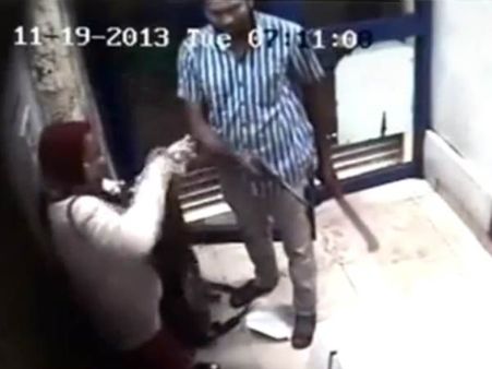 பெங்களூர் ஏடிஎம் மையத்தில் பெண்ணை தாக்கிய நபர் விற்ற செல்போனை வாங்கியவர் கைது